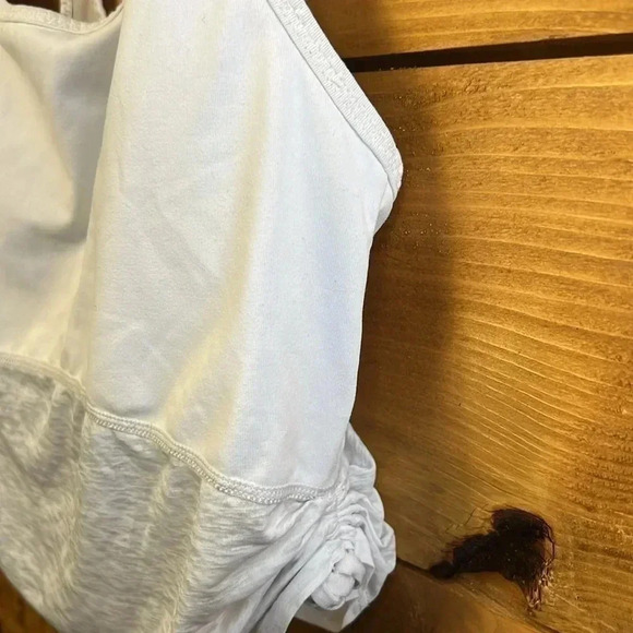 FABLETICS MEDIUM/LARGE (16inch pit) WHITE CROPPED ATHLETIC SHIRT - Picture 3 of 9